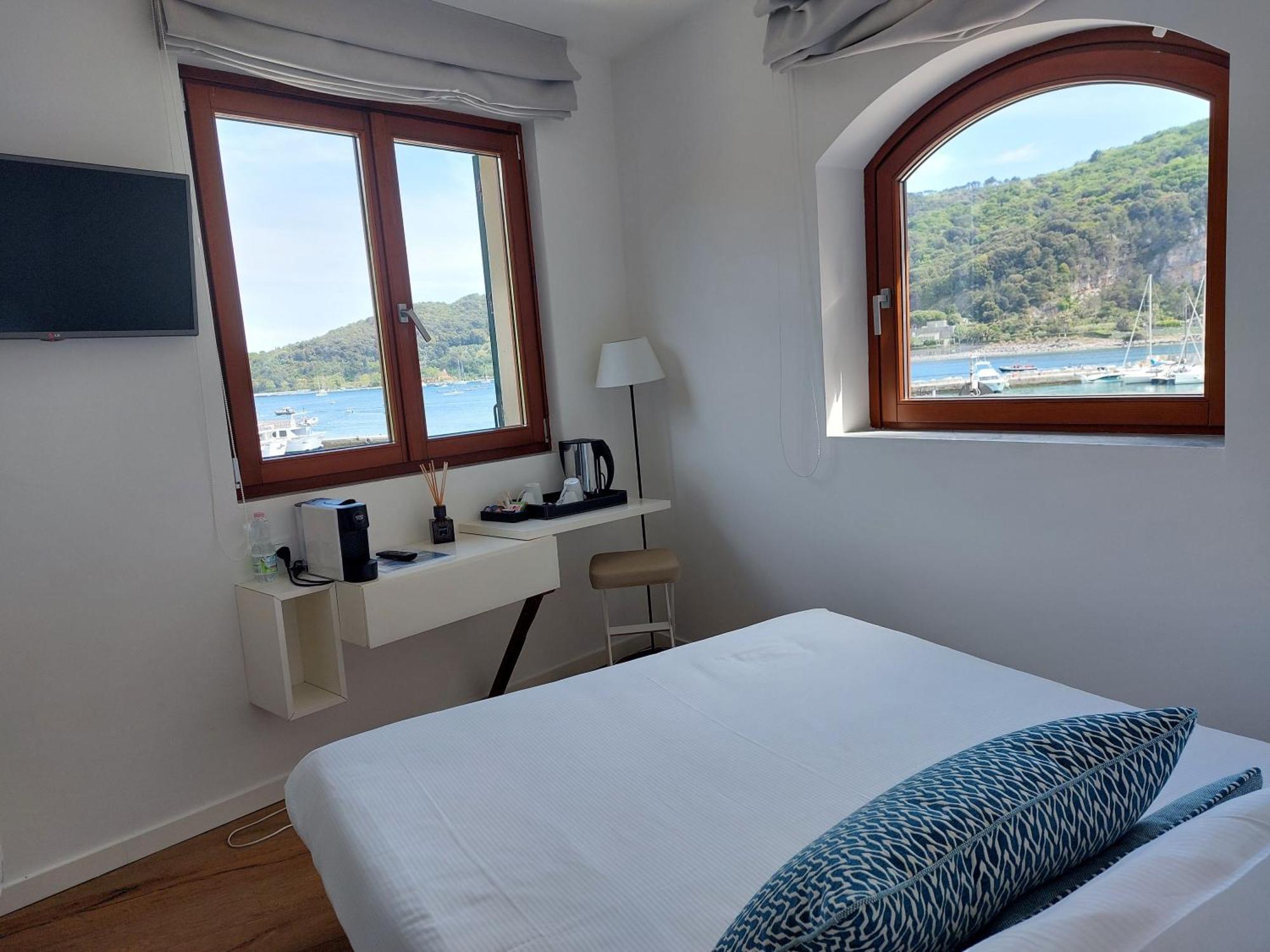 Torre A Mare Porto Venere Hotel Room photo